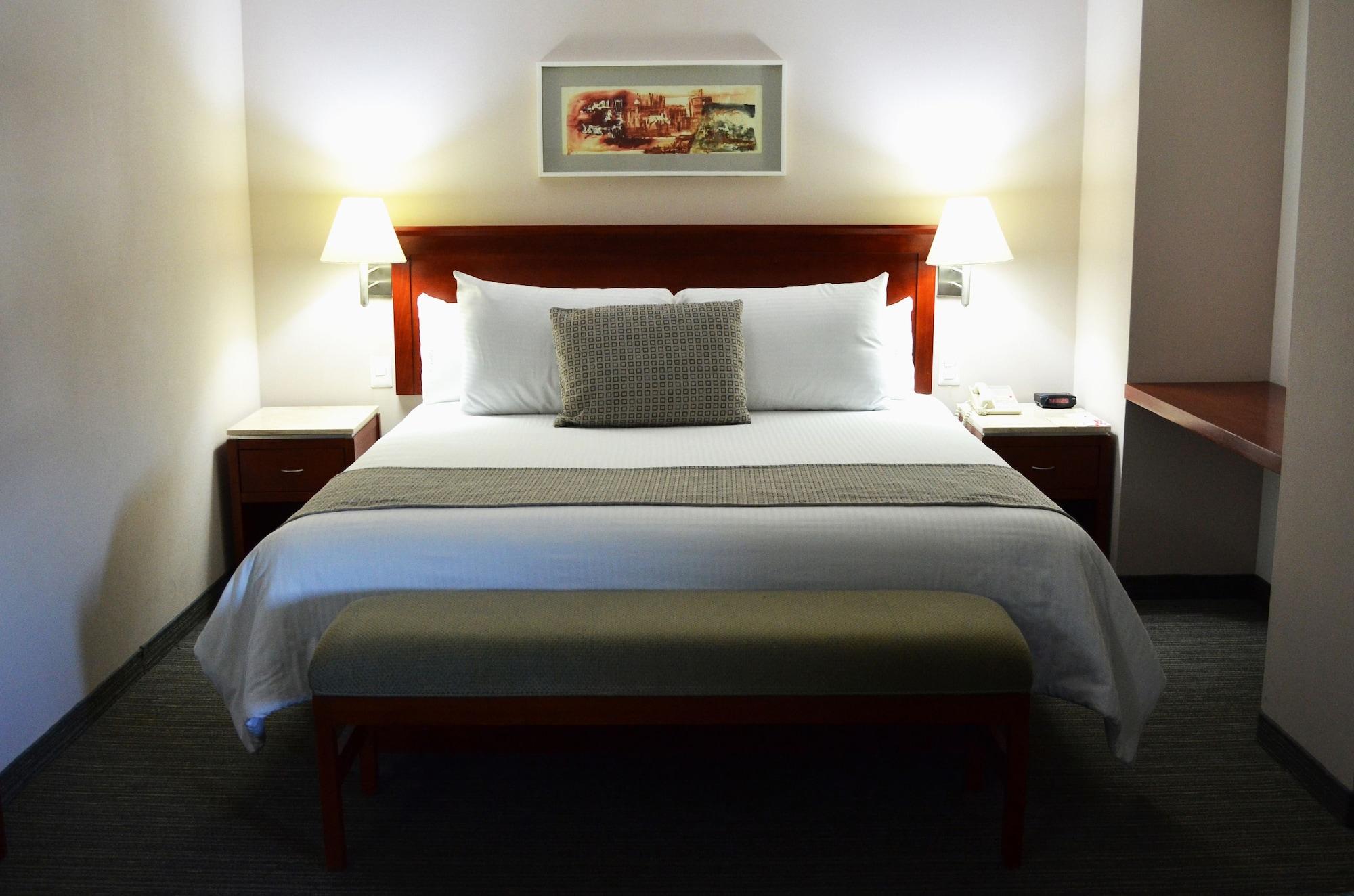 Casa Inn Business Hotel Celaya Buitenkant foto