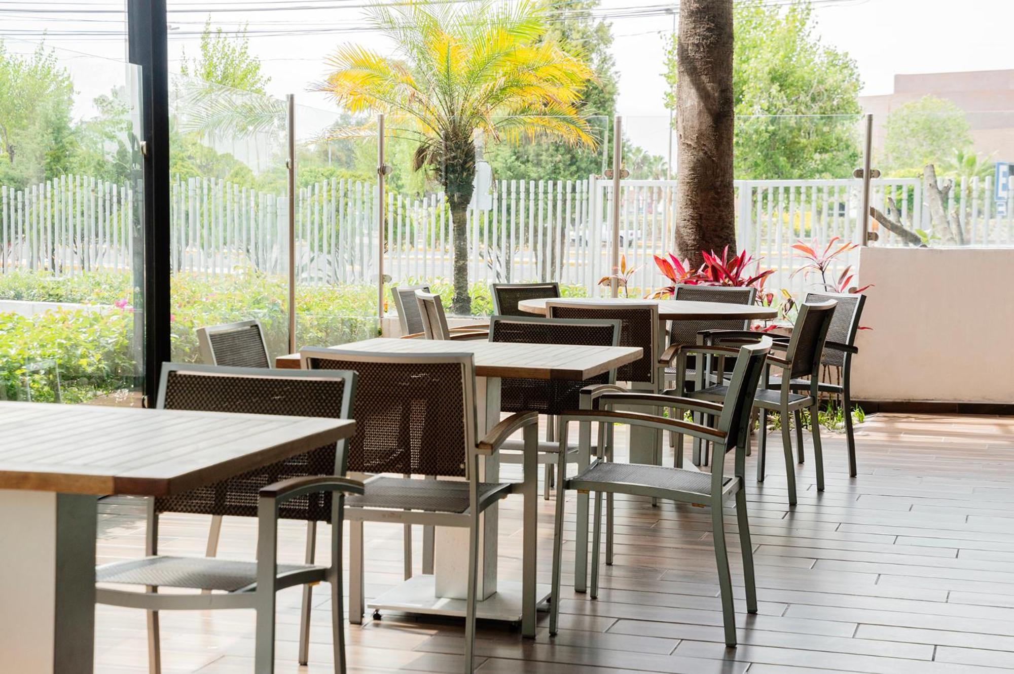 Casa Inn Business Hotel Celaya Buitenkant foto
