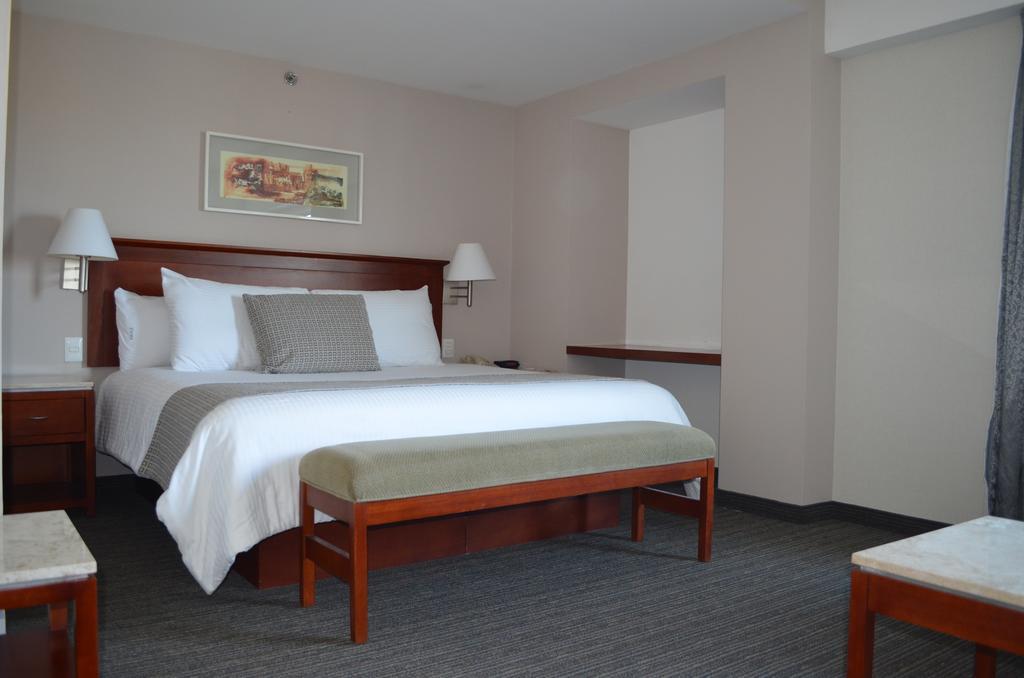 Casa Inn Business Hotel Celaya Buitenkant foto