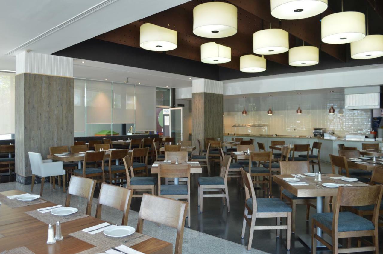 Casa Inn Business Hotel Celaya Buitenkant foto