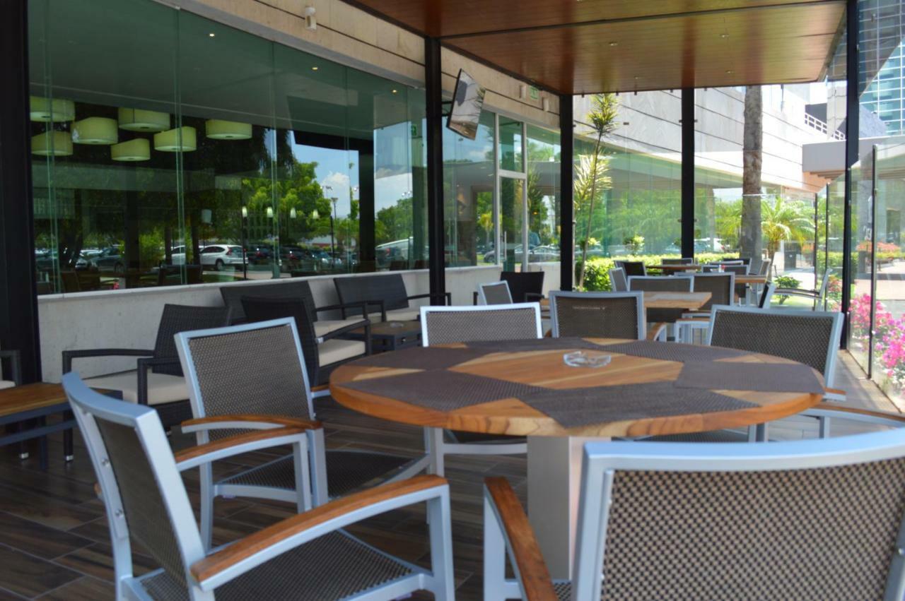 Casa Inn Business Hotel Celaya Buitenkant foto